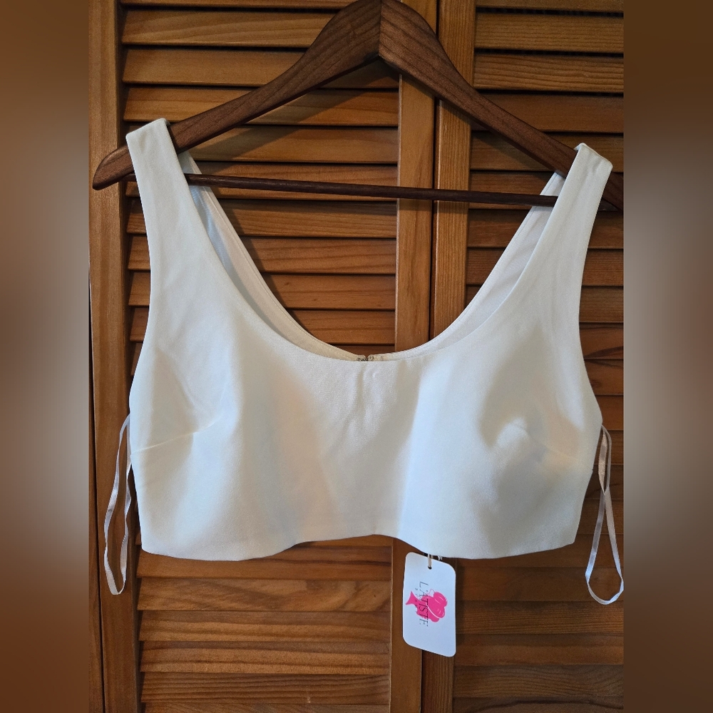 L'ATISTE White Zip Back Fitted Crop Tank Top